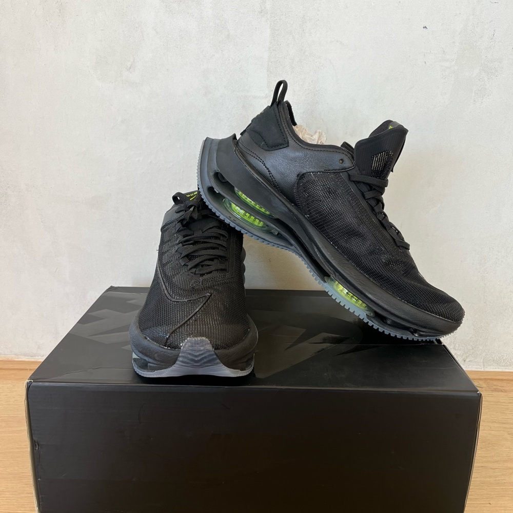NIKE • NIB Nike Double Stacked black sneaker size 12